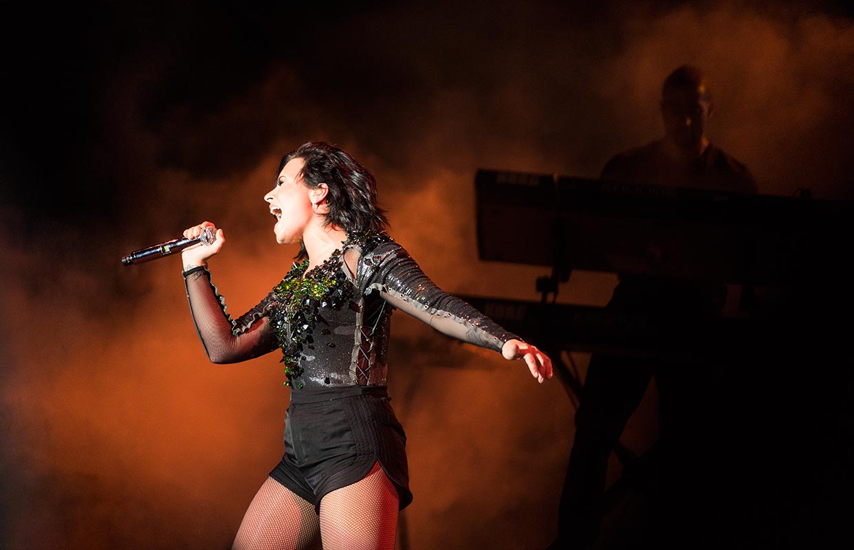 Demi Lovato sjunger i Kambodja