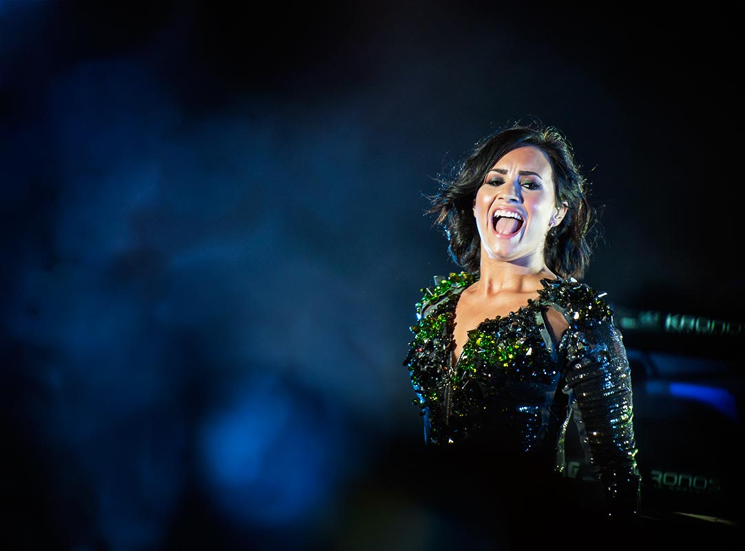 Demi Lovato sjunger i Phnom Penh
